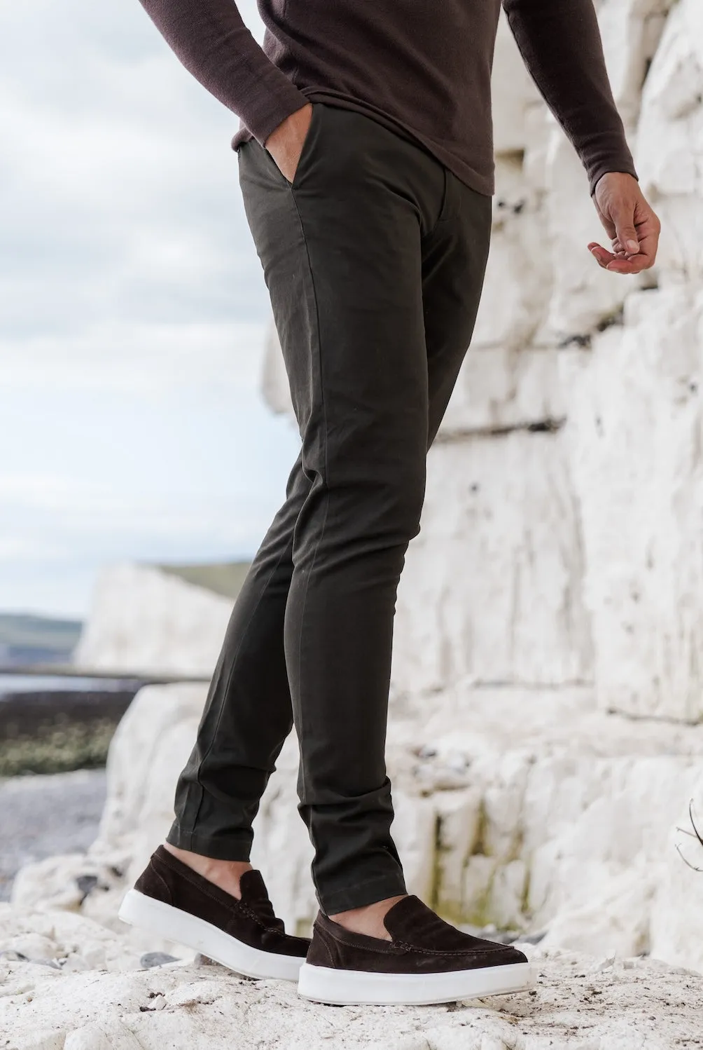 Athletic Fit Cotton Stretch Chino Pants in Dark Khaki