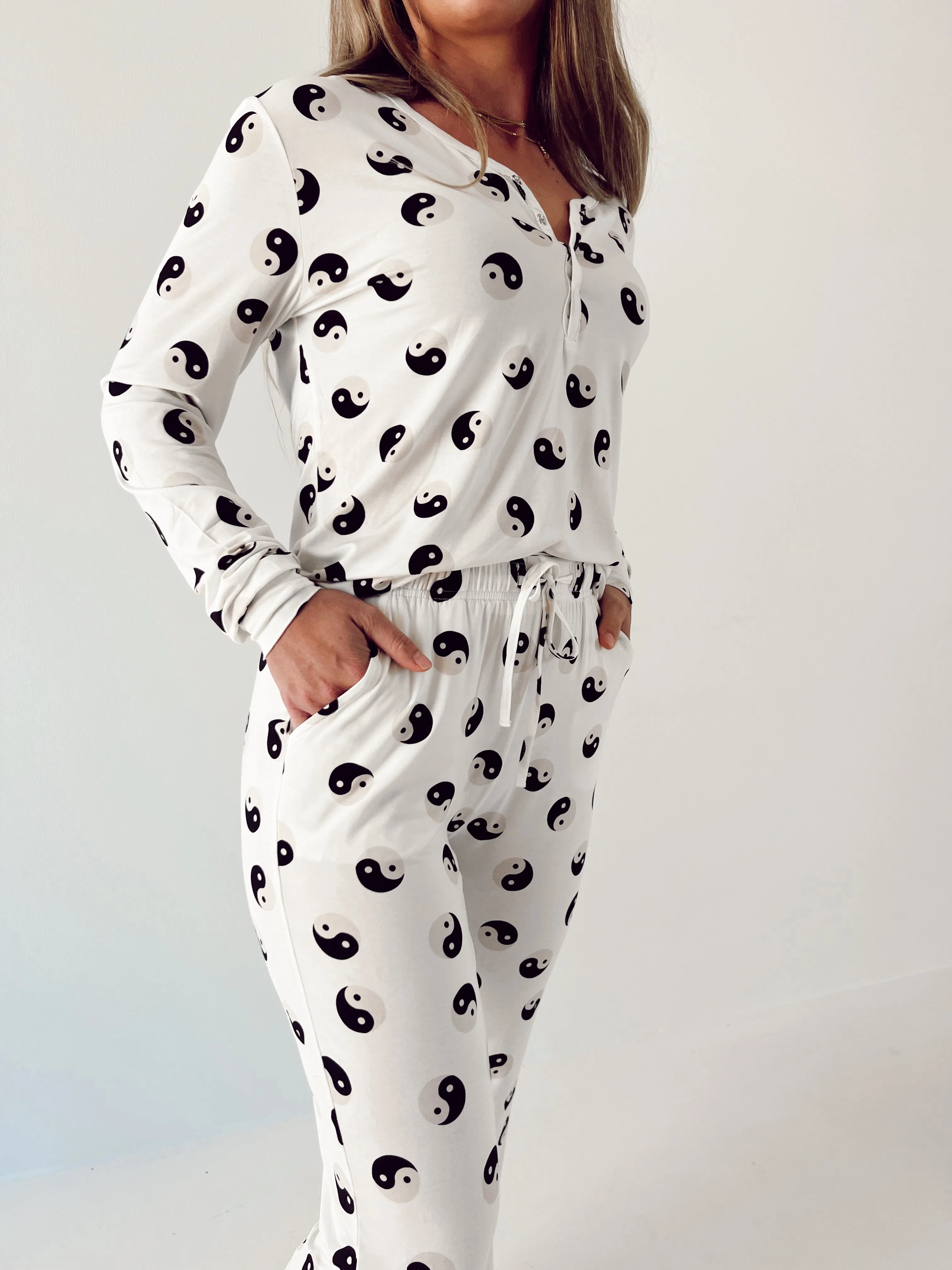 Black & White Yin Yang | Women's Bamboo  Pajamas