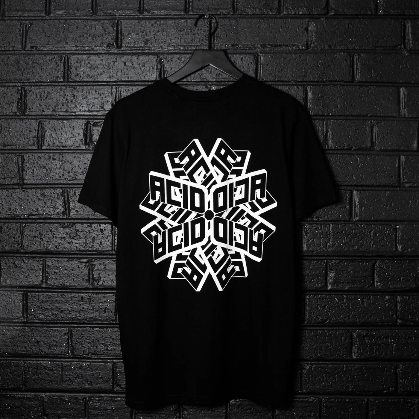 Geo Acid Back Print - Tshirt - Black